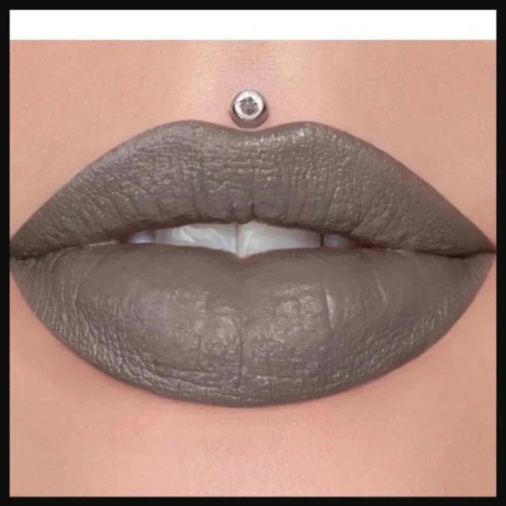 Jeffree Star Velvet Trap Lipstick Grave Digger NIB